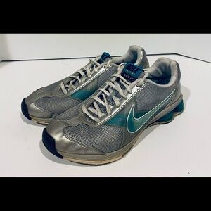 Womens Nike Training Shox Zip Size 7.5 Gray Teal